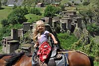 Konna przejażdżka wokół Shatili