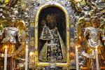 Łaskami słynąca figurka Matki Boskiej w Altotting.
