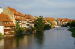 Bamberg, domy nad rzeką Regnitz.