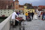 ....chętnie spacerują  mieszkańcy i turyści.