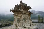 Wutai Shan, misterna kamienna brama w klasztorze Longquan.