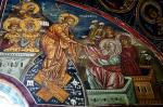 Zmartwychwstały Chrystus wydobywa z grobów Adama i Ewę.