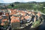 Krumlov otoczony meandrami Wełtawy.