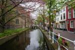 Nad kanałem w Delft.