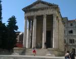 Pula - świątynia Augusta