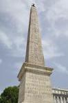 Egipski obelisk (XV w. p.n.e.) koło Bazyliki Laterańskiej