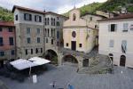 Apricale, główny plac.