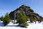 Skałka na szczycie Jizery (1122 m).