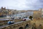 Zatoka między Birgu a Sengleą, w głębi Valetta.
