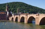 Heidelberg, zabytkowy Most Karla-Teodora (1788), odbudowany po II wojnie 艣w.