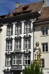 Schaffhausen, w tyle dom Pod Trzema Królowymi