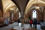 Niewielkie muzeum klasztorne w kapitularzu.