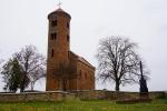 Romański kościółek św. Idziego w Inowłodzu.